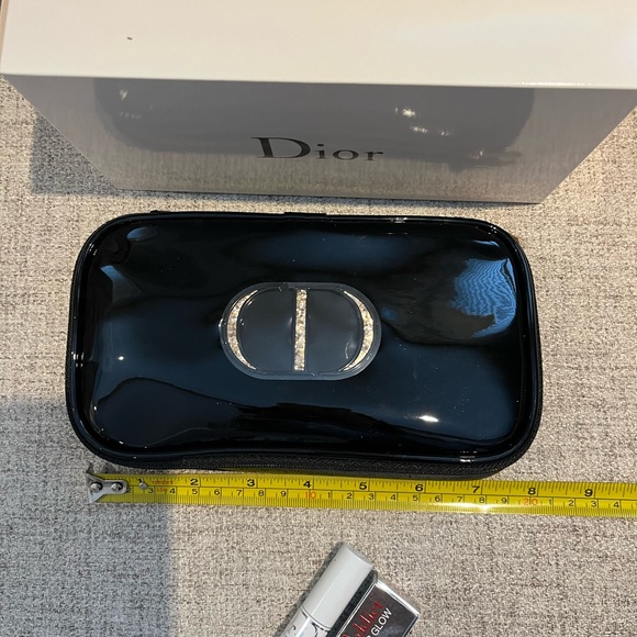 Dior Vanity Set - Dior Makeup bag, Dior Addict Lipglow & Dior Show 4D Maximizer - Picture 14 of 16